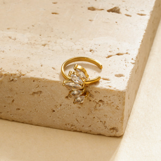 Bague d'oreille earcuff dorée motif fleur 5 pétales