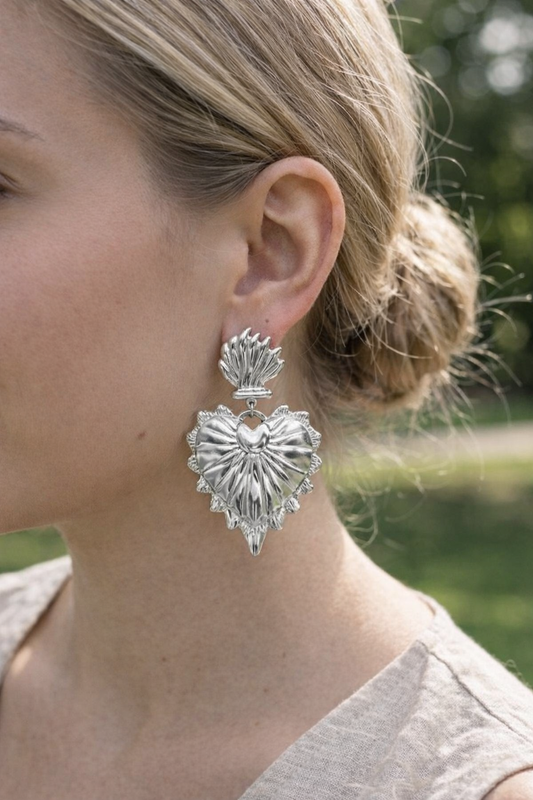 Boucles d'oreilles pendantes grand cœur bombé texturé