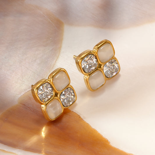 Boucles d'oreilles clous dorée losange strassés et pierres