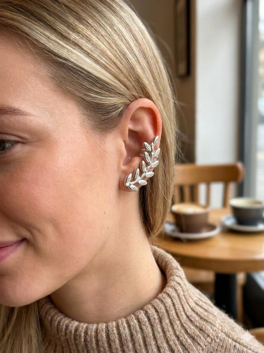 Bijou d'oreille motif feuille de laurier côté gauche