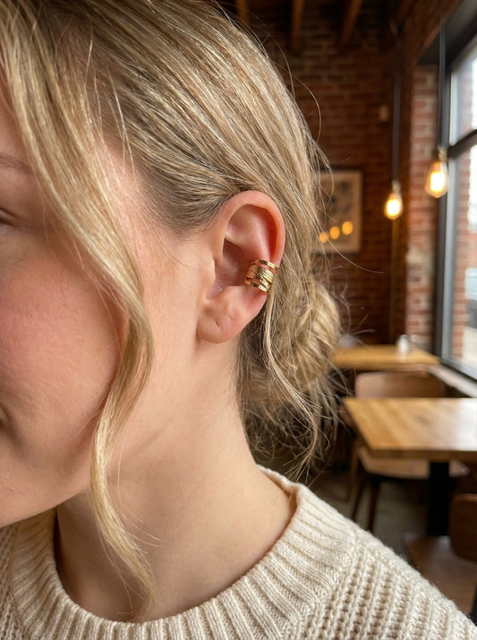 Bague d'oreille ouverte effet plumes croisées