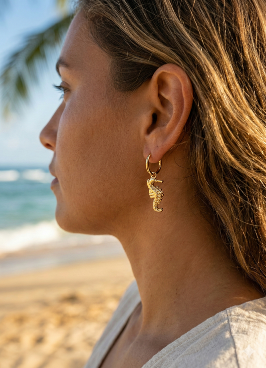 Boucles d'oreilles créoles dorées pendantes hippocampes