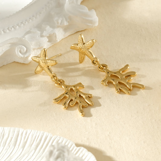 Boucles d'oreilles dorées motifs étoile de mer et corail