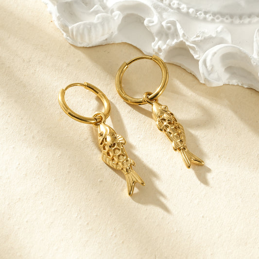 Boucles d'oreilles créoles dorées pendentif carpe koi