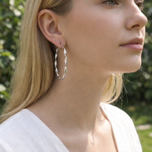 Boucles d’oreilles créoles texturées torsadées classiques