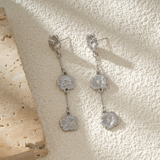 Boucles d'Oreilles Pendantes Argentées Pétales de Fleurs Avec Strass