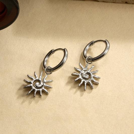 Boucles d'oreilles argentées mini créoles soleil spirale