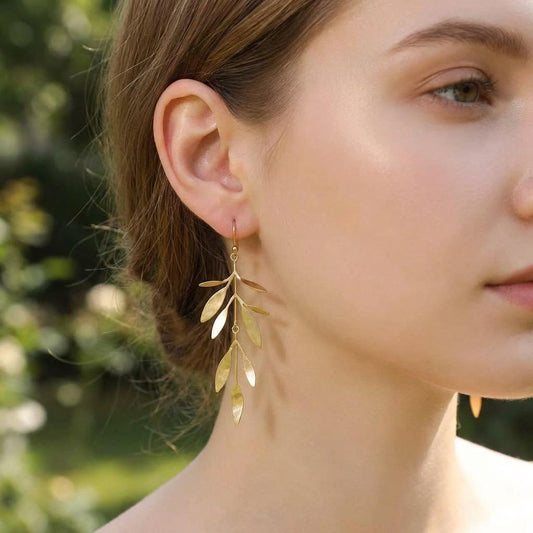 Boucles d'oreilles pendantes feuilles brossées