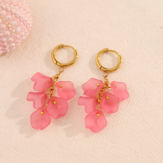 Boucles d'oreilles mini créoles pendantes fleur rosé