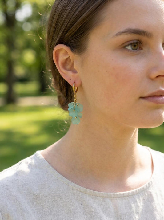 Boucles d'oreilles mini créoles pendantes fleur