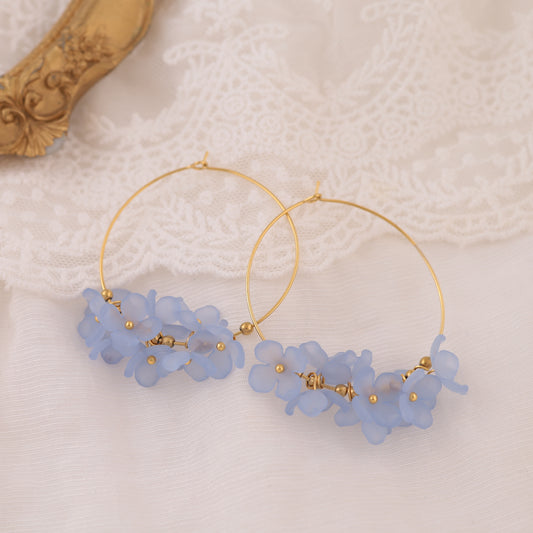 Boucles d'oreilles créoles mini fleurs avec billes dorées