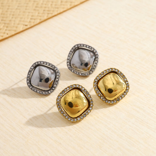 Boucles d'oreilles clous dorés bombés ornées de strass