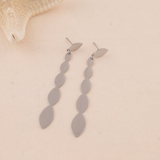 Boucles d'oreilles pendantes argentées maillons en forme d’amande