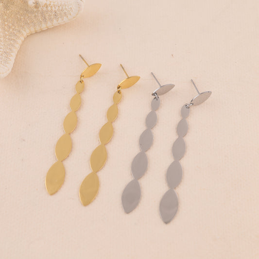 Boucles d'oreilles pendantes argentées maillons en forme d’amande