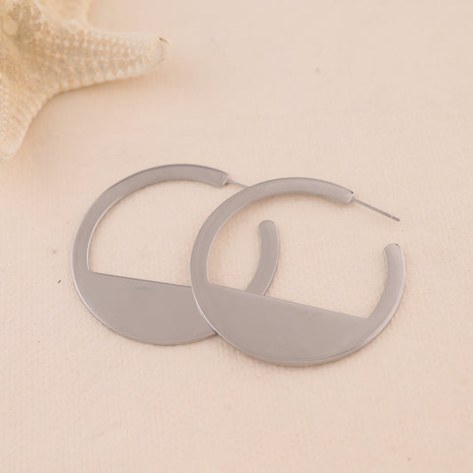 Boucles d'oreilles argentées demi-créoles ajourés