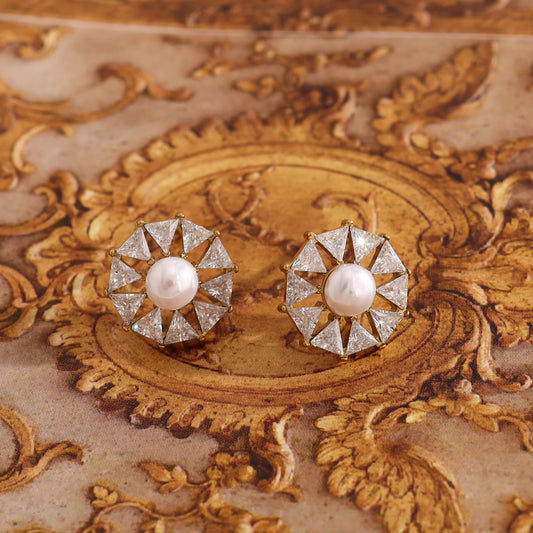 Boucles d'oreilles dorées, perle centrale ornée de strass triangulaires