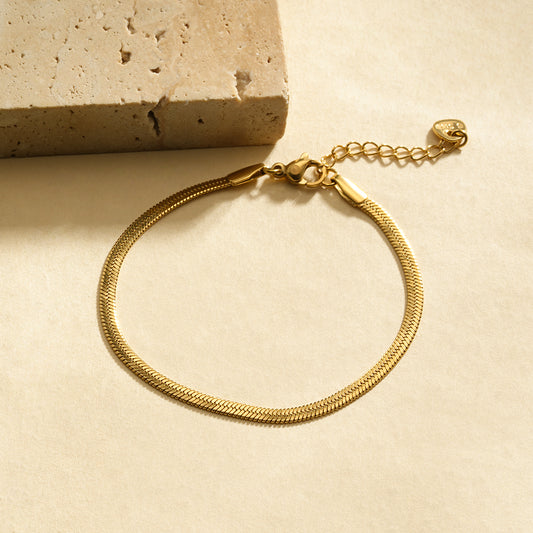 Bracelet chaîne anglaise fine brillant dorée 3mm