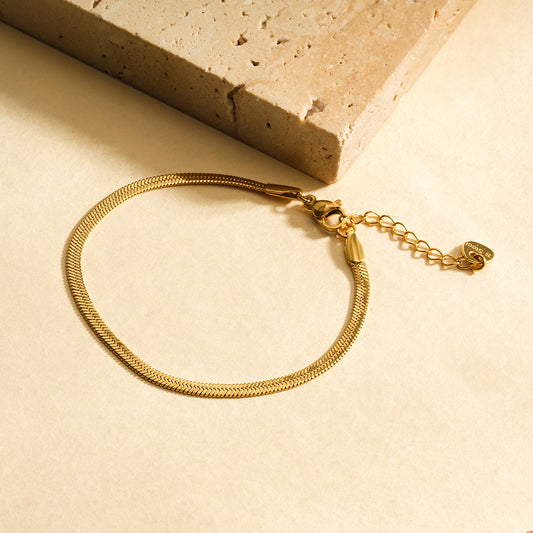 Bracelet chaîne anglaise fine brillant dorée 3mm