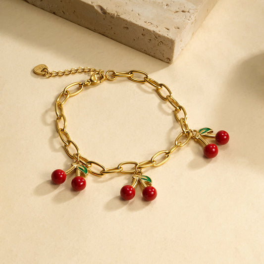 Bracelet chaîne dorée triple cerise