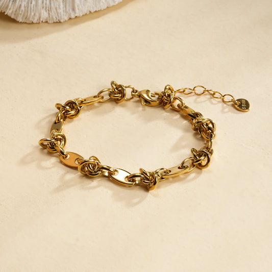 Bracelet Chaîne Dorée Maille Nœud Torsadée