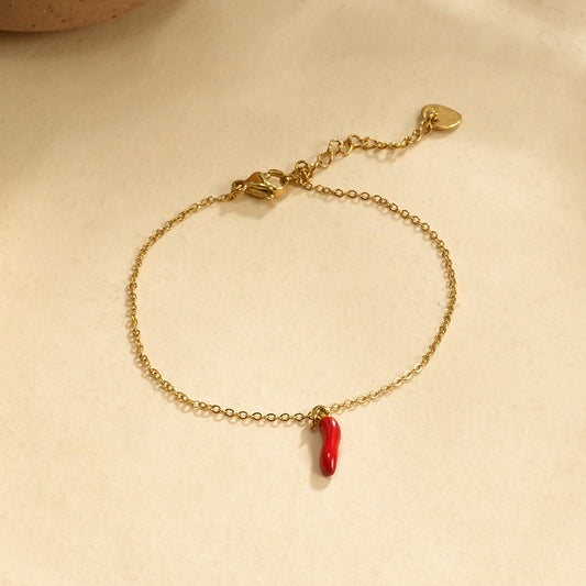Bracelet chaîne dorée pendentif piment