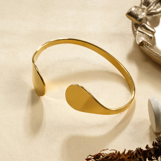 Bracelet Manchette Dorée À Extrémités Goutte