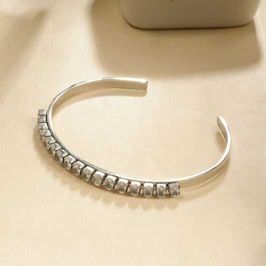 Bracelet Manchette Argentée Sertie de Strass