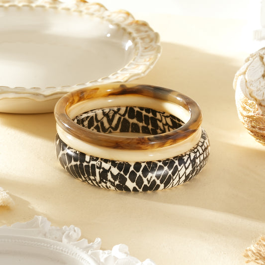 Lot de 3 bracelets jonc en résine motif serpent noir et blanc