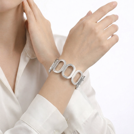 Bracelet rigide ouvrable à maillons géométriques ovales