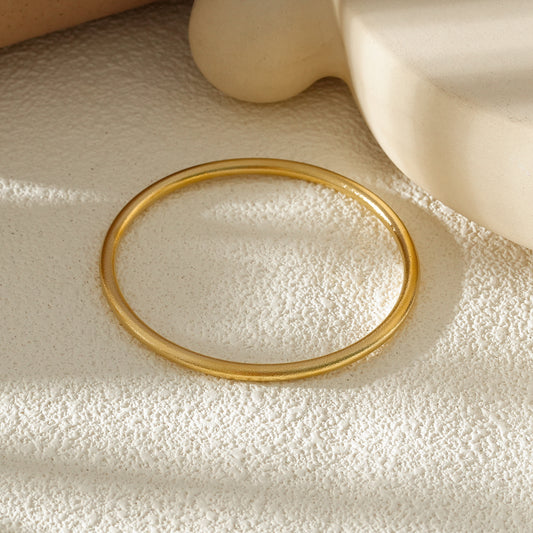 Bracelet Manchette Fine Dorée Finition Brillante