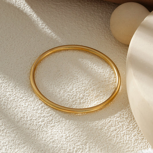 Bracelet Manchette Fine Dorée Finition Brillante