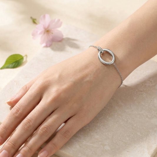 Bracelet chaîne fine à maillon ovale et strass