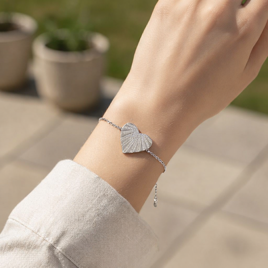 Bracelet chaîne cœur pavé de strass rayonnants