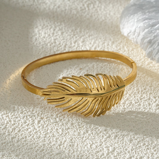 Bracelet Jonc Doré Feuille Délicate