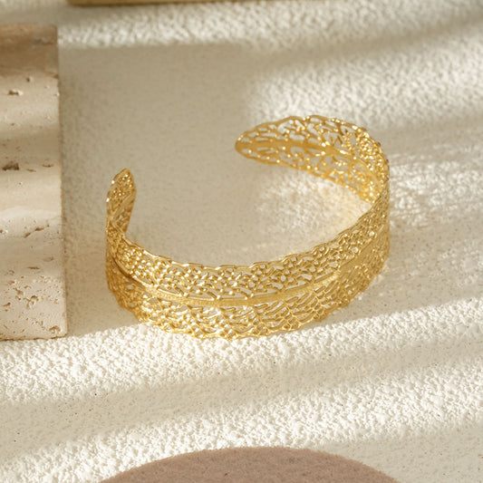 Bracelet Manchette Filigrane Doré Motif Floraison