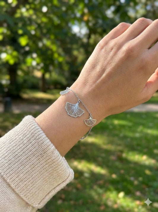 Bracelet pendant trois ginkgos tailles différentes