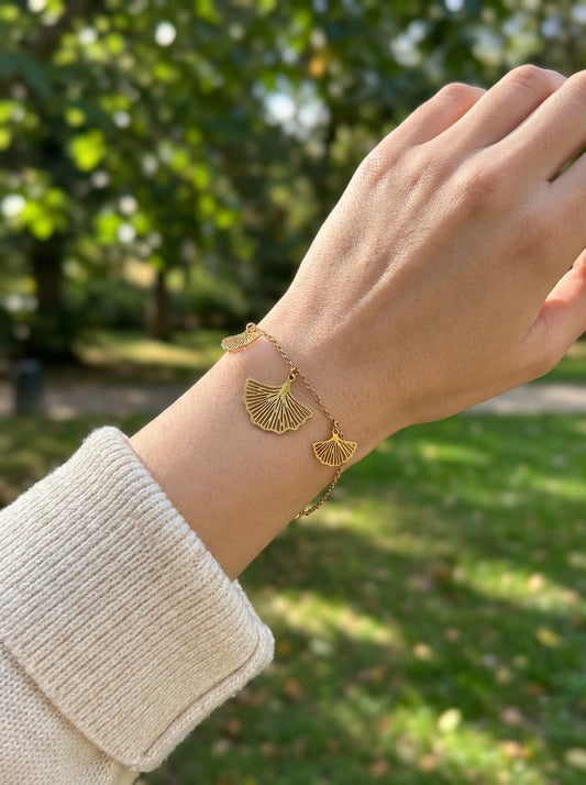 Bracelet pendant trois ginkgos tailles différentes