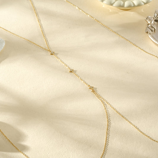Chaîne de corps dorée minimaliste à chaîne fine