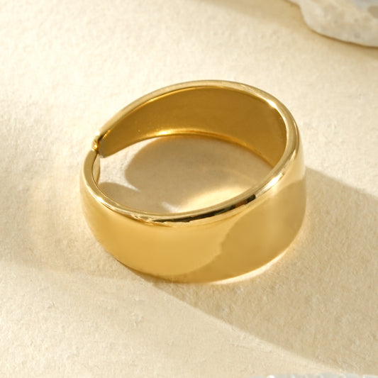 Bague d’orteil dorée lisse large bombée