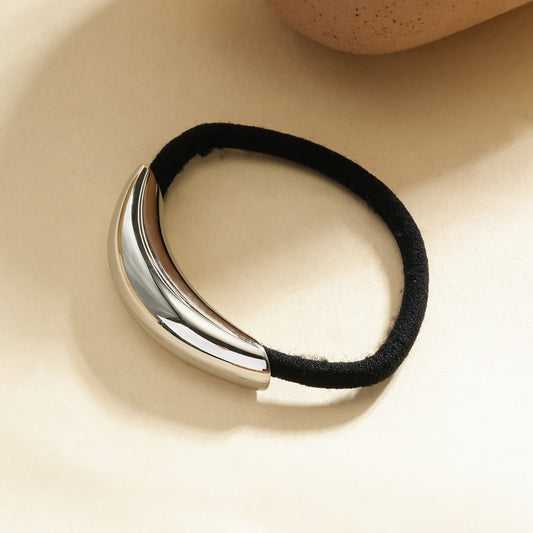 Élastique élegant avec ornement courbe argentée