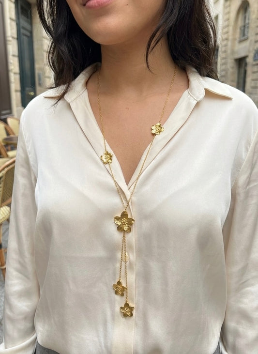 Sautoir doré en Y orné de fleurs texturées