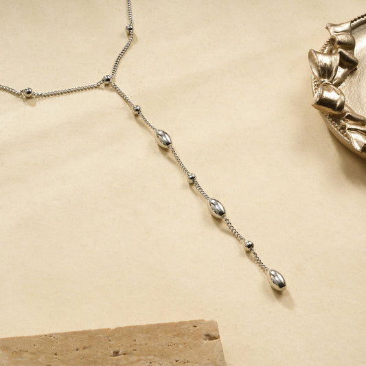 Collier en Y Chaîne Perlée Argentée Boules Sphères