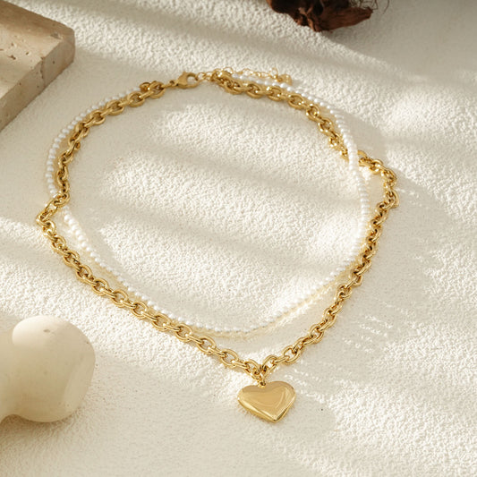 Collier Chaîne Dorée Et Perles Blanches Avec Pendentif Cœur