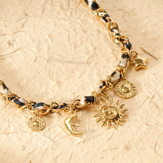 Collier en tissu imprimé léopard et chaîne avec breloques