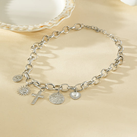 Collier chaîne argentée pendentifs martelés