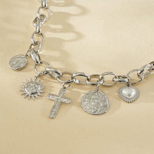 Collier chaîne argentée pendentifs martelés