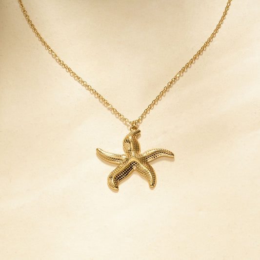 Collier Chaîne Fine Dorée Avec Étoile De Mer Sculptée