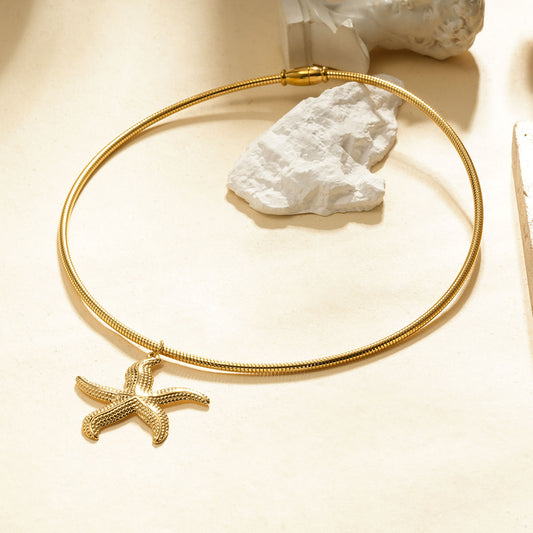 Collier Torque Doré Pendentif Étoile de Mer Texturée