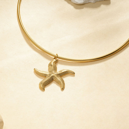 Collier Torque Doré Pendentif Étoile de Mer Texturée
