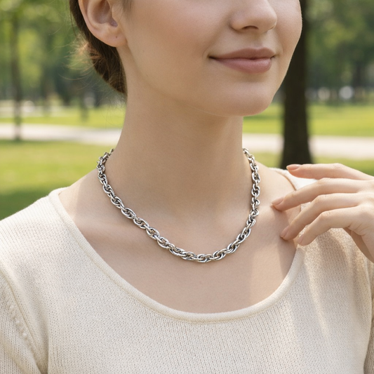 Collier à maillons entrelacés